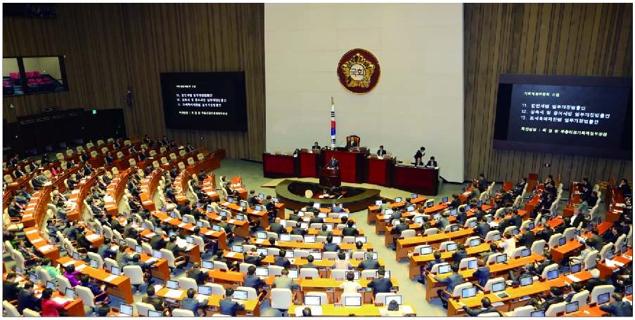 지난 10일 국회는 본회의를 개최하고 예산부수법안 등을 통과시켰다. 전자신고세액공제 한도를 높이고 법률로 규정하는 조세특례제한법 개정안도 이날 국회를 통과했다.